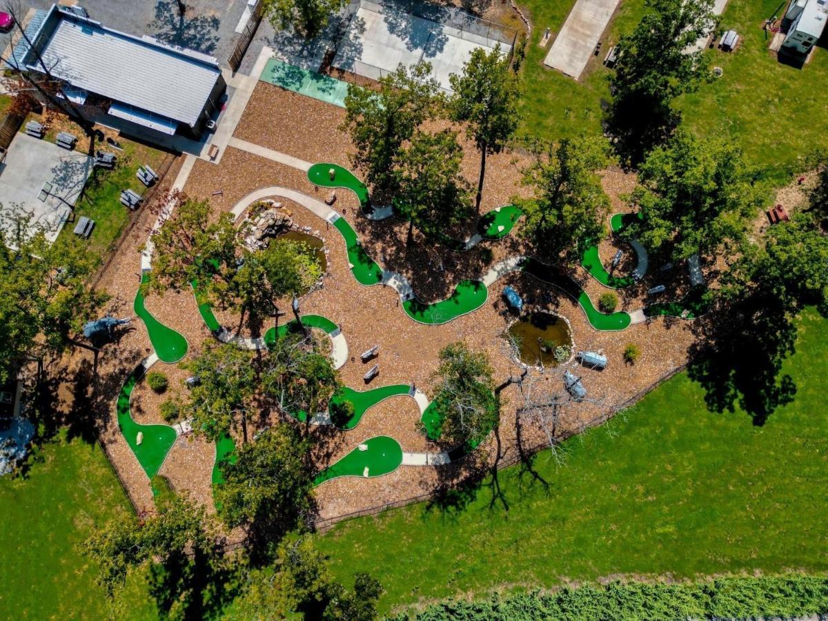 Crown Lake Resort & Spa Horseshoe Bend Bagian luar foto